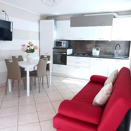 Vicolo 11 Apartment Calmasino Bagian luar foto