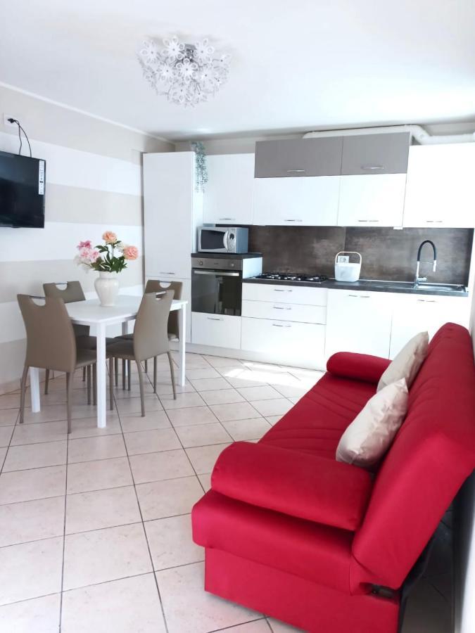 Vicolo 11 Apartment Calmasino Bagian luar foto